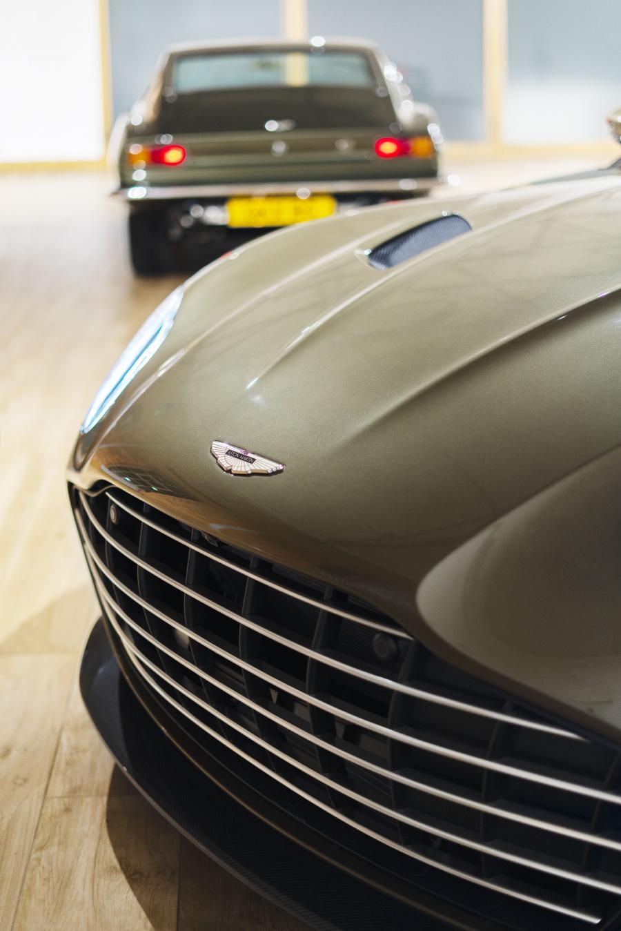 Детали экстерьера Aston Martin OHMSS DBS Superleggera 2019 года  (UK) (фото 5 из 18)